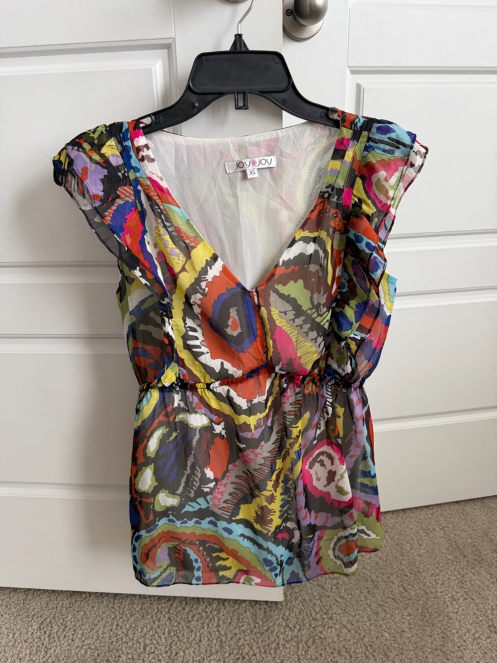 052 - Boutique brand Joy Joy Multicolor V-Neck Flutter Sleeve Blouse Sz XS